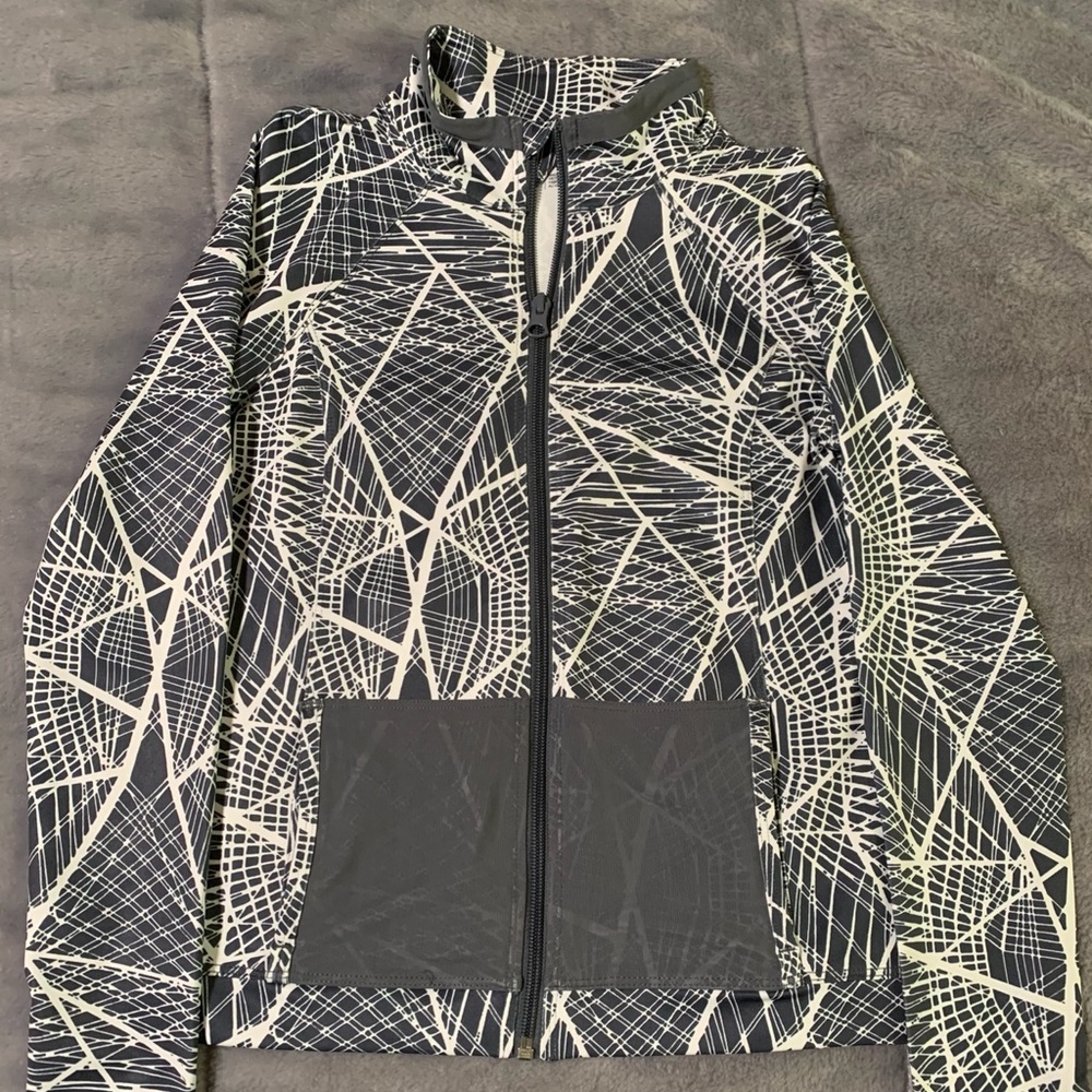 LIKE NEW Zella Girls’ Black/White Running Jacket